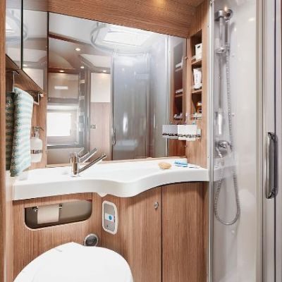 csm_wohnmobil-interieur-kombibad_460le_fa5a086514.jpg