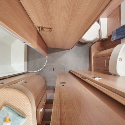csm_wohnmobil-interieur-integriert-i490le-komfort-raumbad-v2_d7c1727daa.jpg
