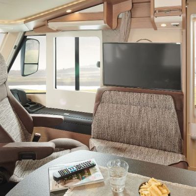 csm_wohnmobil-interieur-integriert-i490le-tv-v1_9a19ad7380.jpg