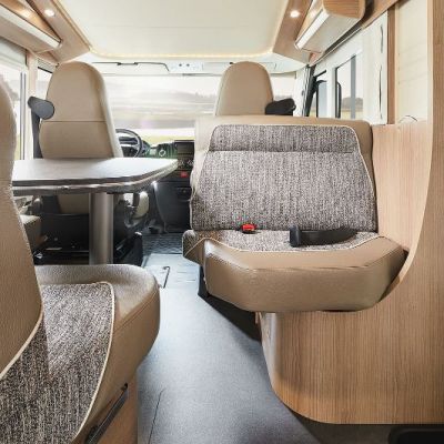 csm_wohnmobil-interieur-integriert-i500qb-5.sitzplatz_b56927e0f1.jpg
