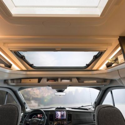 DET_Globebus_Go_T45_Fenster_Fahrerhaushaube.jpg