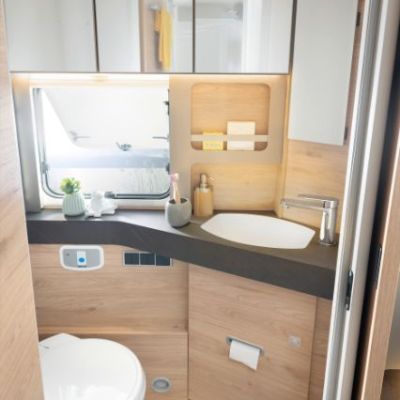 Esprit_I7150DBM_Toilettenraum.jpg